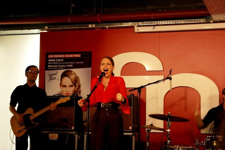 Anna Calvi en Showcase à la Fnac