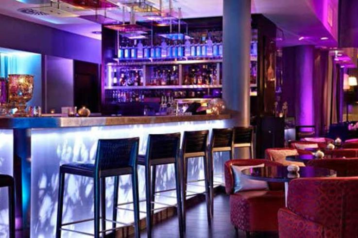 Cocktails Time au bar du Renaissance Paris Arc de Triomphe