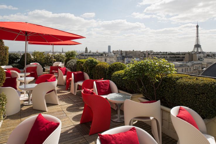 Mumm fait pétiller le rooftop de l'Hôtel Raphael