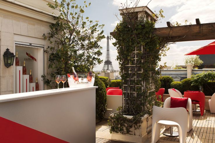 Mumm fait pétiller le rooftop de l'Hôtel Raphael