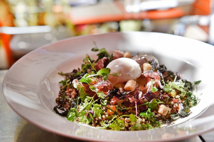 La nouvelle salade healthyBar Long du Royal Mon My Blend au Bar Long du Royal Monceau