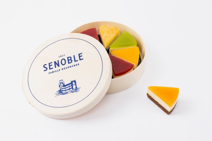 Senoble lance 8 minis-cheesecake servis dans leur "boîte fromagère"