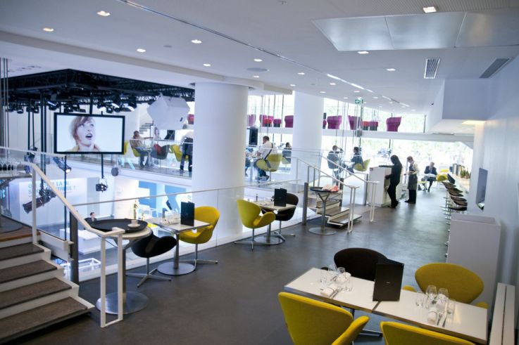 Atelier Renault, Exposition, Restaurant, Bar, Lounge, Voitures électriques