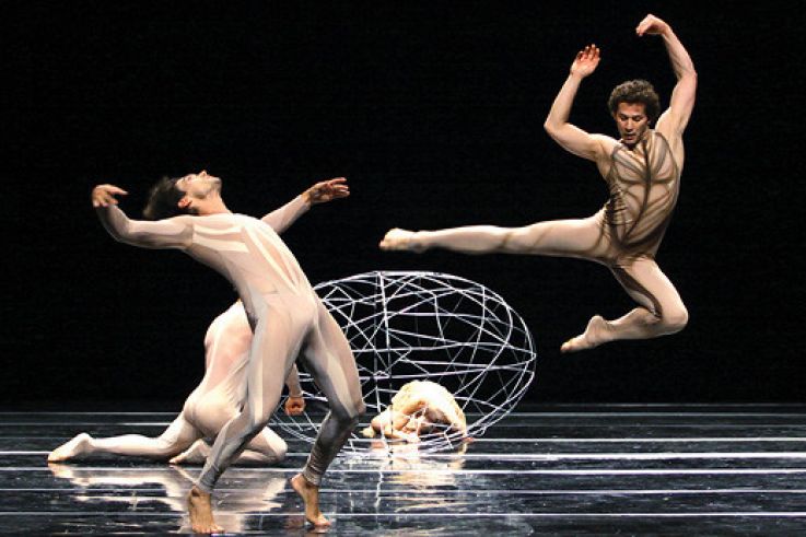 La Compagnie Studio 3 au Théâtre de la Porte Saint-Martin