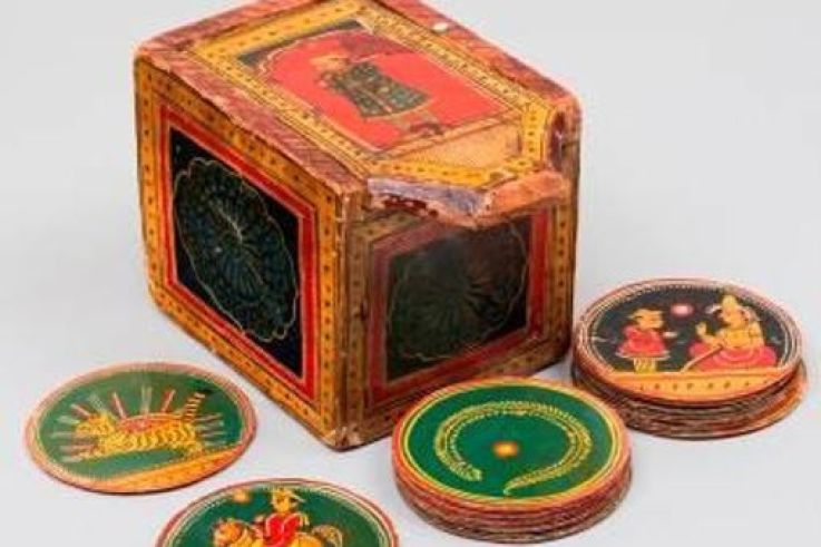 Ganjifas, cartes à jouer indiennes au Musée de la Carte à Jouer