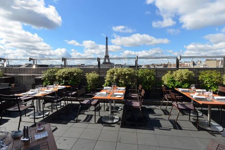 Dîner et feu d'artifice du 14 juillet 2018 depuis le toît du restaurant Maison Blanche