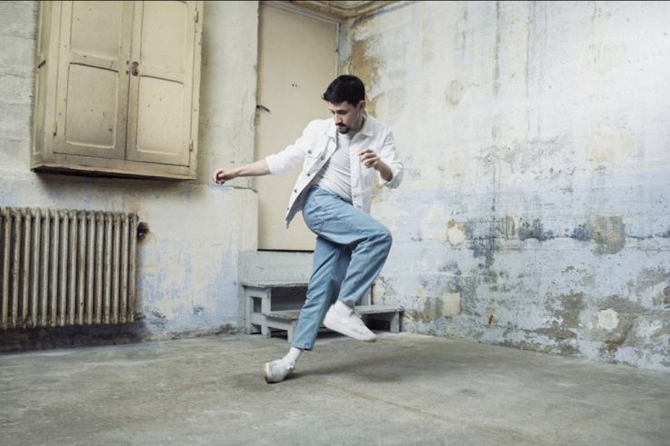 Confinement : un marathon de danse avec Fauve Hautot, les danseuses du Crazy Horse pour l'APHP