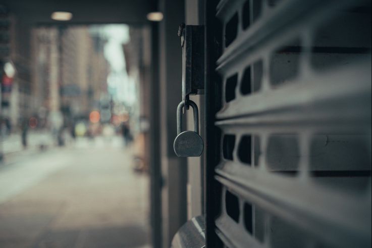 Manifestations à Paris : les commerces sur le parcours obligés de fermer 