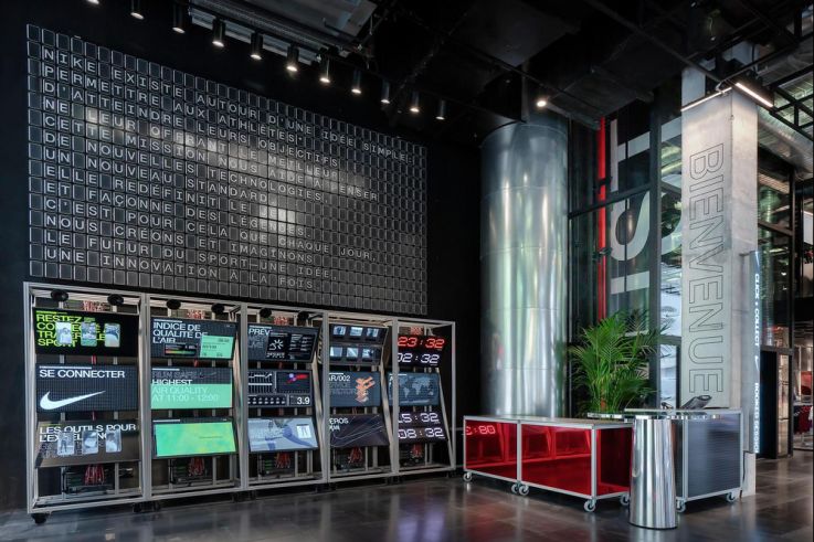 Le nouveau magasin Nike sur les Champs-Elysées ouvre ses portes