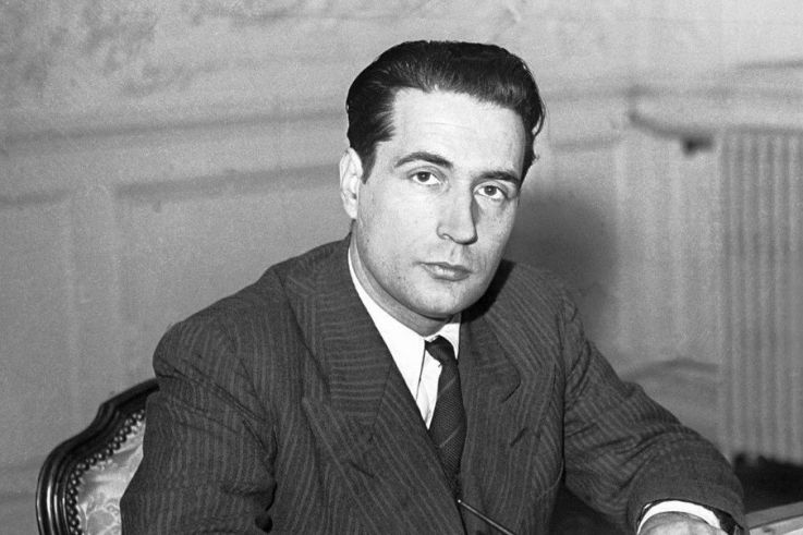 Emmanuel Macron lance l’année François Mitterrand en 2021