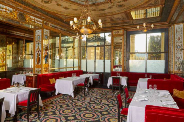 Le restaurant étoilé du Grand Véfour passe en mode bistrot avec un menu abordable