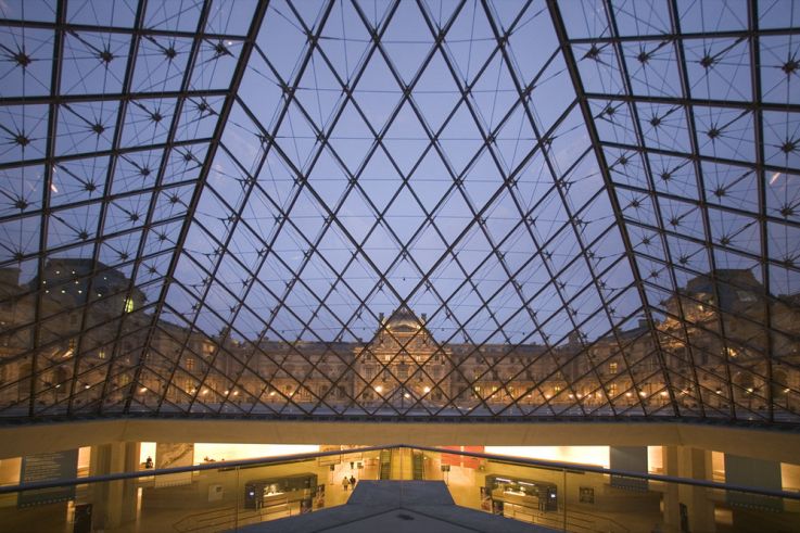 Musée Louvre Nuit | usée du Louvre © Paris Tourist Office - Photographe : Marc Bertrand - Architecte : Ieoh Ming Peï  Marc Bertrand