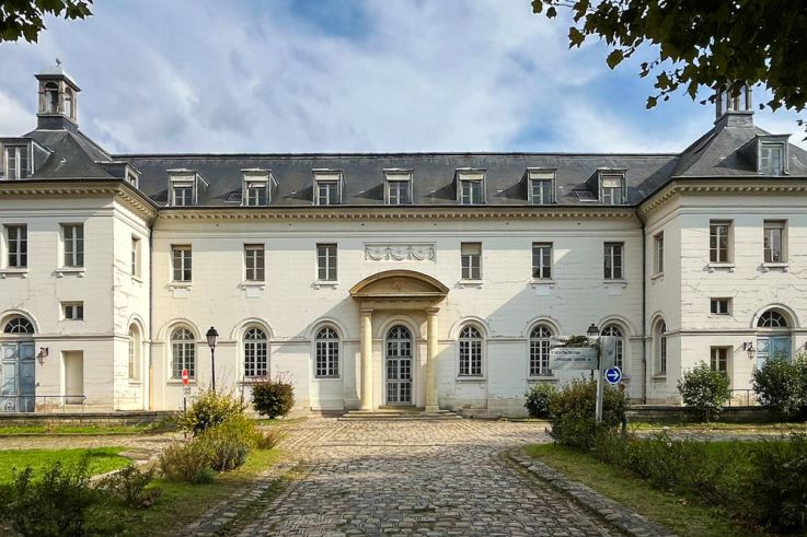 Les jardins de l'Hôtel La Rochefoucauld se transforment en tiers lieu pour l'été 2025