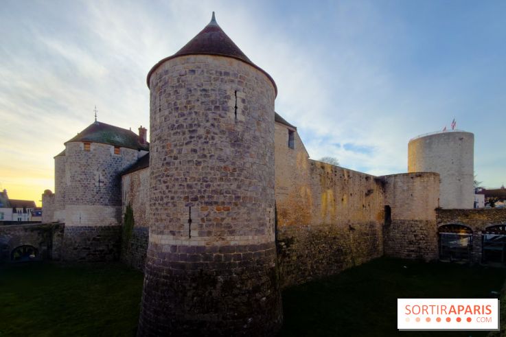 Ce donjon d'Essonne est la copie miniature du Louvre médiéval de Philippe Auguste
