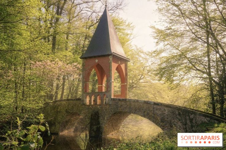 Yvelines : connaissez-vous ce temple de l'amour, un pont kiosque romantique dans un écrin de verdure ? 