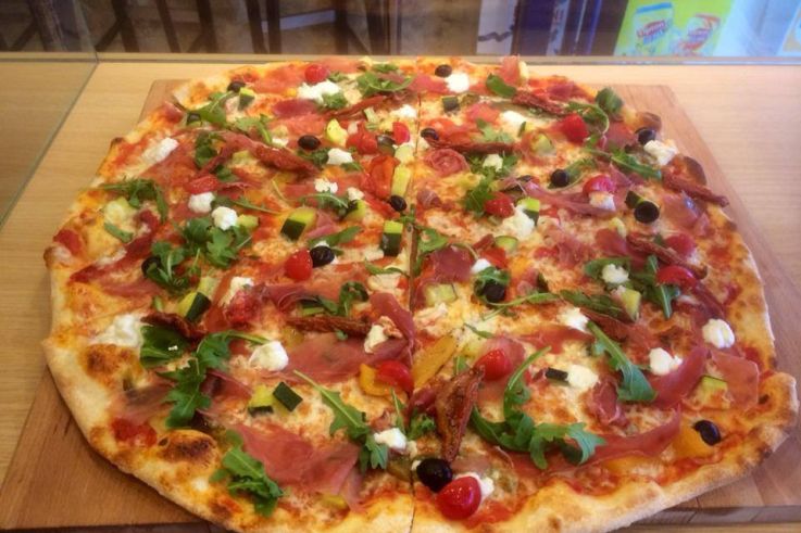 Papelli : on a testé la plus grande pizza de Paris