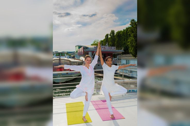 yoga bateaux mouches