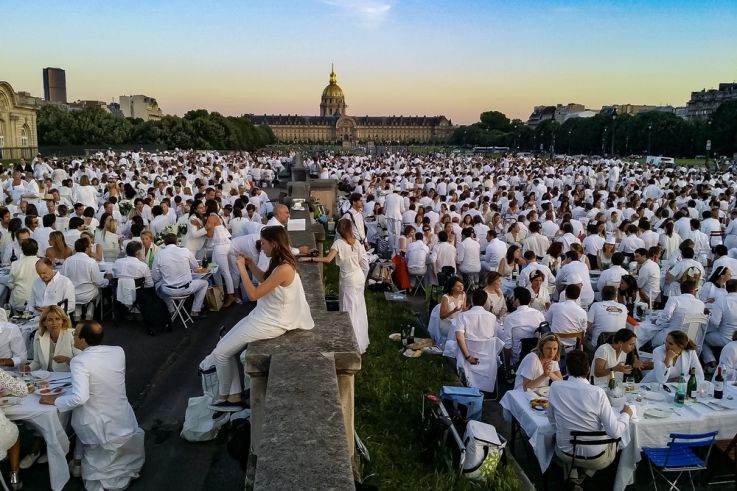 Le Dîner en blanc de Paris 2018 aux Invalides