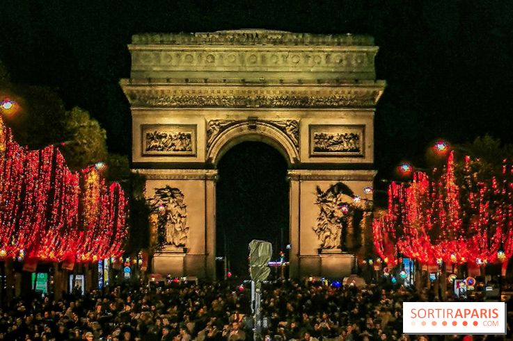 Réveillon du Nouvel an 2020 sur les Champs Élysées, spectacle sur l'Arc de Triomphe à Paris