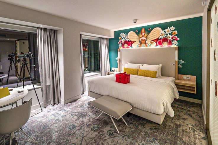 Pour Noël 2019, les Galeries Lafayette redécorent deux chambres d'un hôtel parisien