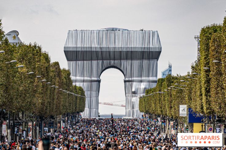 L'Arc de Triomphe empaqueté, hommage à Christo réussi