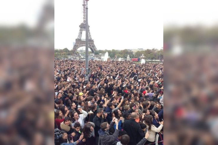 Le flashmob géant Gangnam Style de Cauet avec Psy au Trocadéro
