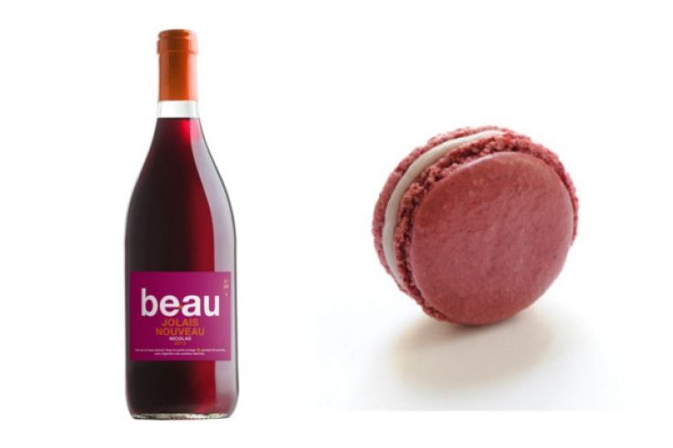 Le Beaujolais Nouveau 2013 arrive chez Nicolas avec un macaron au Beaujolais