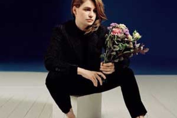 Christine and the Queens en showcase gratuit à la Fnac Forum des Halles