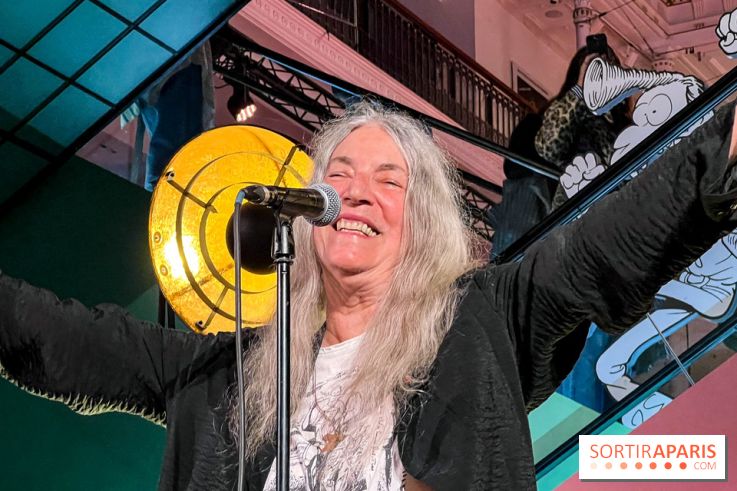 Patti Smith en séance de dédicaces à la librairie Gallimard à Paris