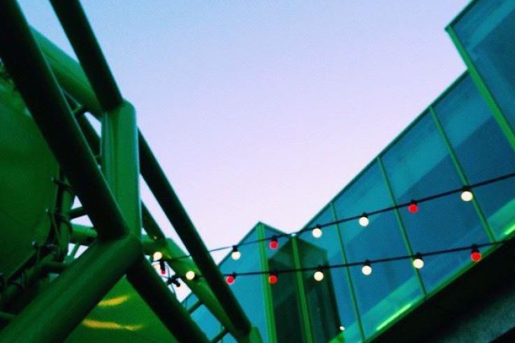 Soleil en terrasse : la terrasse du Wanderlust joue les prolongations