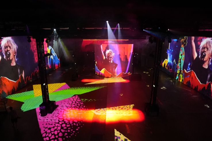 Indochine - Arena Tour : le show immersif débarque à l'Atelier de Lumières