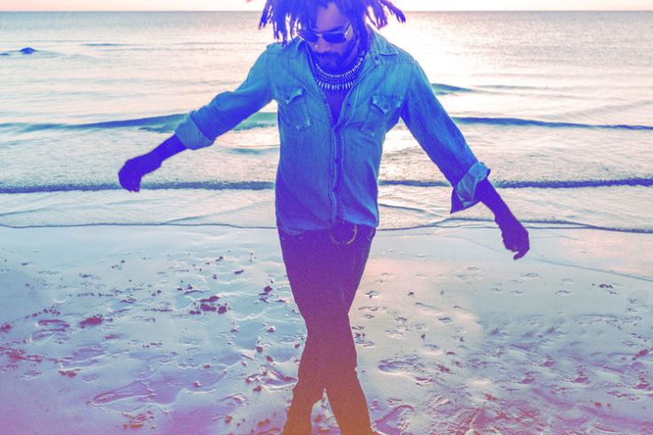 Lenny Kravitz en rencontre et en séance de dédicaces à la Fnac Saint Lazare