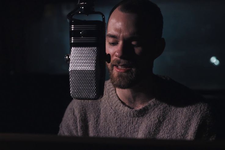 Ásgeir en concert au Café de La Danse en février 2019