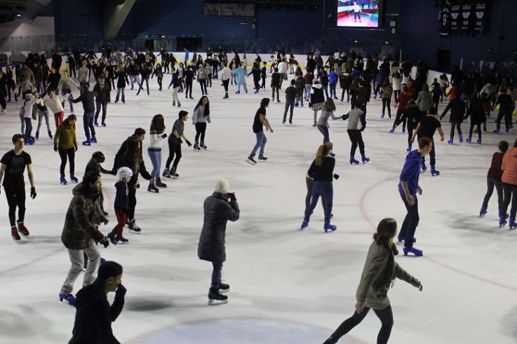 "Arena On Ice" : patinoire éphémère de 1800 m² à l'AccorHotels Arena de Paris