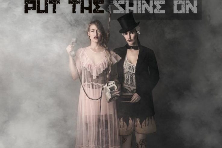 CocoRosie en concert au Trianon de Paris en avril 2020
