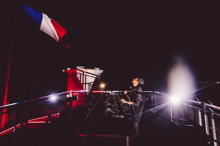 Monumental Tour au Château de Vincennes : dj set de Michael Canitrot et show visuel diffusé en ligne