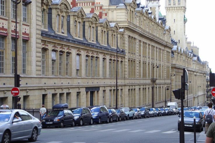 Coronavirus : "pas de fermeture généralisée" des universités annonce Frédérique Vidal 