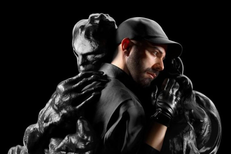 Woodkid en concert à La Seine Musicale de Boulogne-Billancourt en novembre 2021