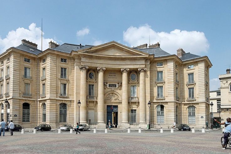 Assassinat de Samuel Paty : un hommage national prévu dans de la cour de la Sorbonne mercredi