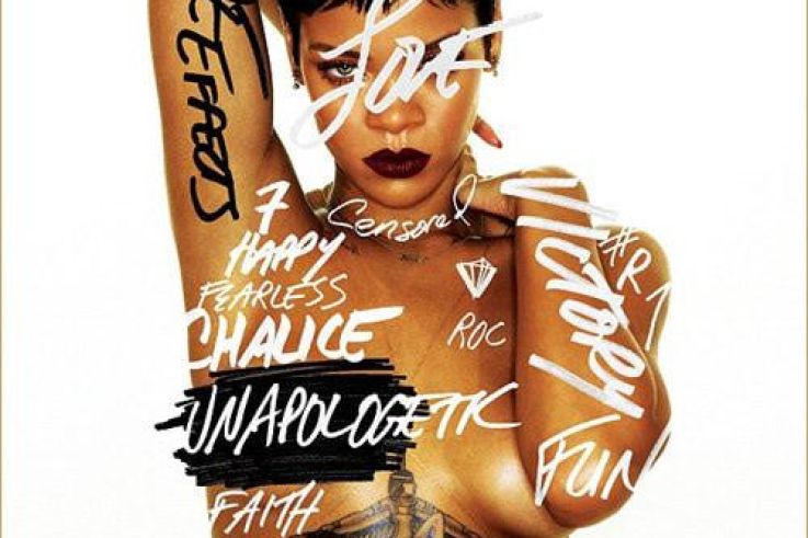 Rihanna au Stade de France en 2013 pour sa tournée « Diamonds World Tour »