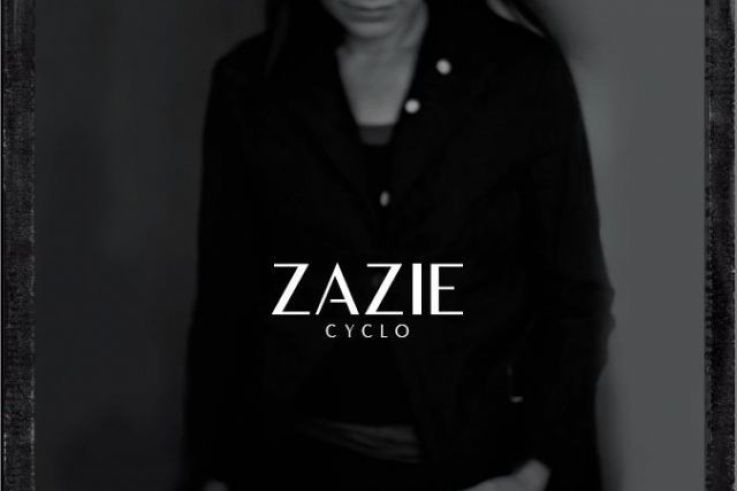 Zazie en showcase gratuit à la Fnac Forum des Halles