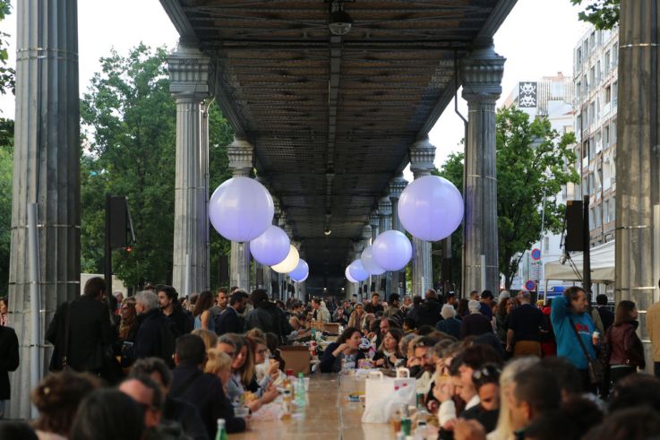 Le Grand Banquet du 13e de retour sous le viaduc du métro à Paris