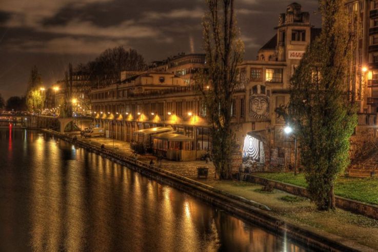 Le marché nocturne du Point Éphémère