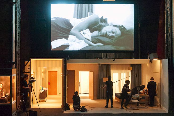 La Maladie de la mort au théâtre des Bouffes du Nord