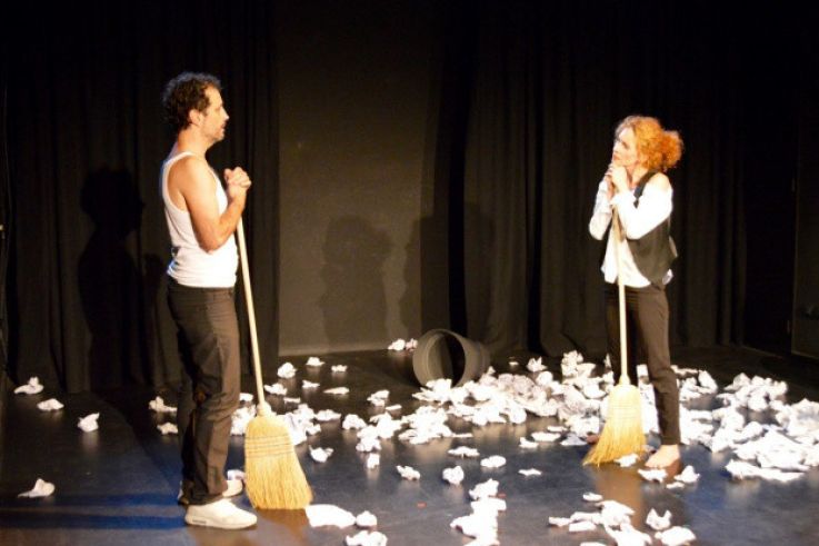 J’admire l’aisance avec laquelle tu prends des décisions catastrophiques au Studio Hébertot