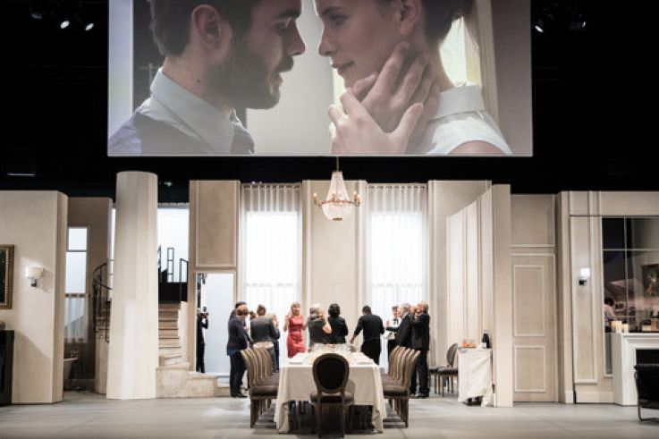 Festen par Cyril Teste, le spectacle au 104 