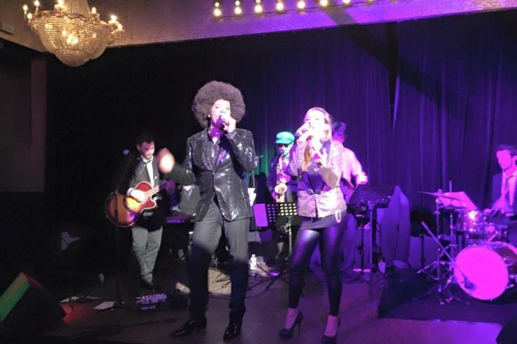 Alive Dinner Show au Palais Maillot