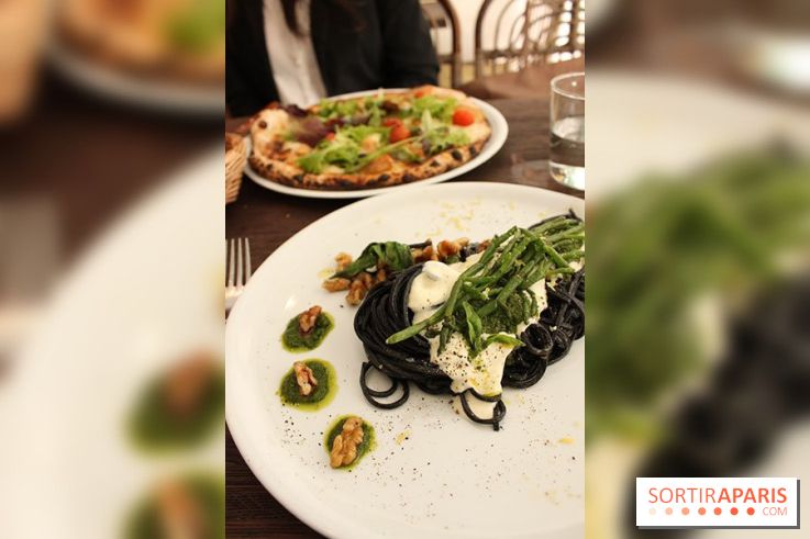 Cicciolina, l'Italie à Paris