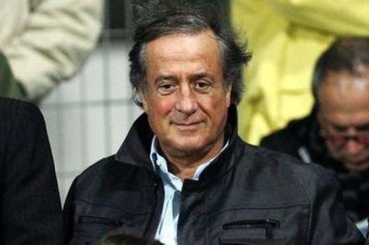 Etienne Mougeotte  avec Charles Villeneuve - Marseille / Lyon - Ligue1 L1 - 22.10.2006 - OM / OL - Foot Football - Largeur attitude presentateur media president TF1