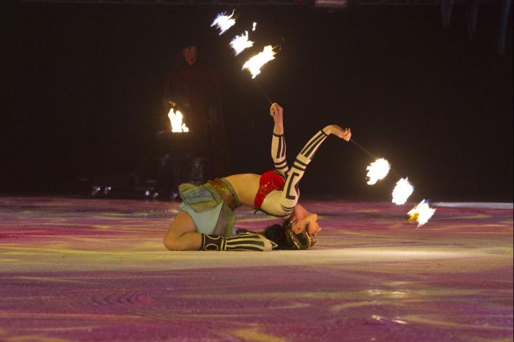 Melody Feu SPEED©Morris Mac Matzen, Holiday on Ice 2012
